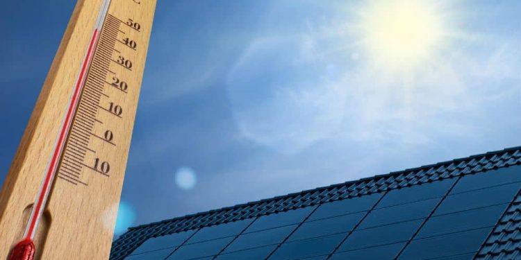 Summer is Coming! Will My Solar Panels Perform Better in the Heat?