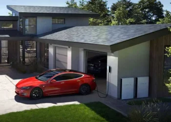 Tesla App To Allow Solaray Customers To Charge Their EV On Excess Solar
