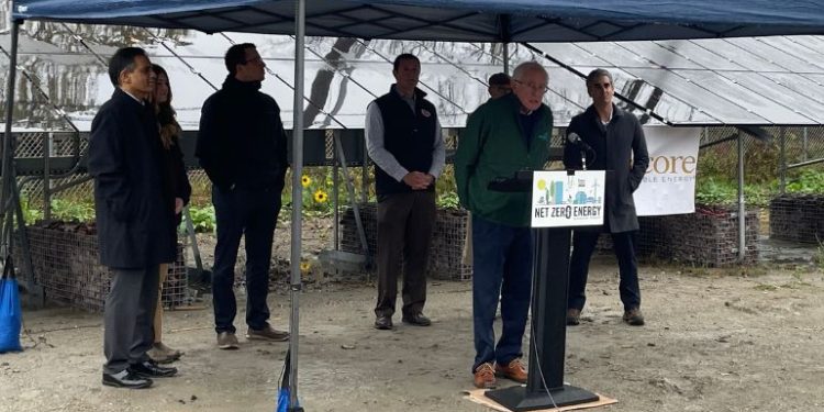 Sen. Bernie Sanders celebrates opening of new Vermont Solar Research and Training Facility