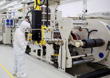 French firm nets 2 bn euros for major battery factory