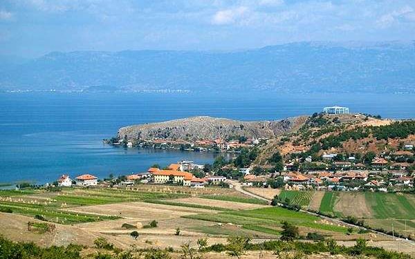 Sunny Albania turns to solar power to fuel development
