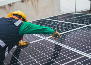 Your Guide to Residential & Commercial Solar O&M