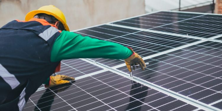 Your Guide to Residential & Commercial Solar O&M