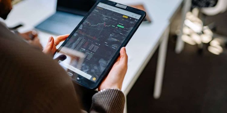 Solar Energy Stocks in Australia Crash As SolarEdge Warns of European Demand Slowdown