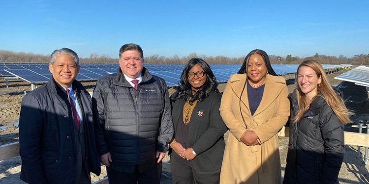 Gov. Pritzker celebrates northern Illinois’s 100th community solar project