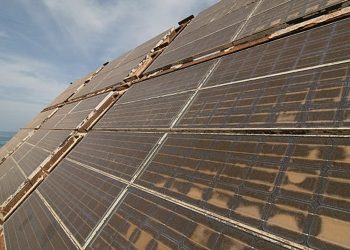 When to Replace Solar Panels: Signs and Disposal Methods Extend Your Solar System’s Life