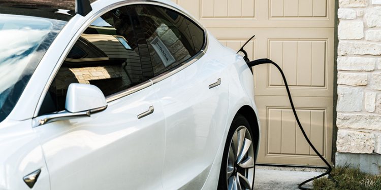 EV owners more likely to install rooftop solar on homes – pv magazine USA