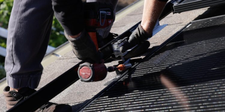 High interest rates and other issues threaten the residential solar market in 2024
