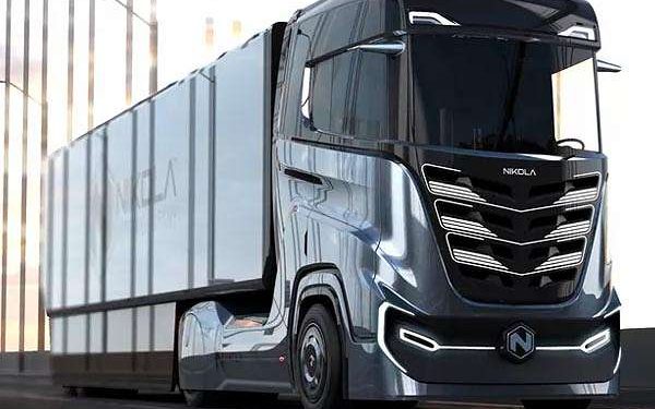 Using idle trucks to power the grid with clean energy