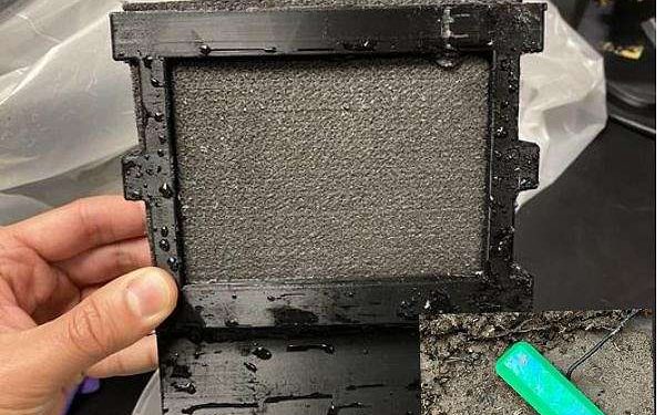 Dirt-powered fuel cell runs forever