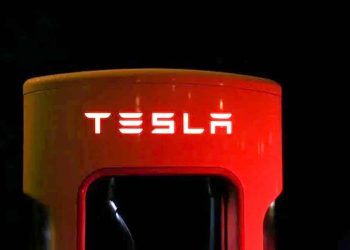 Wireless Charger for Car: Tesla Confirms Development of Groundbreaking Charging Technology Tesla Unveils Revolutionary Car Wireless Charger: Ditch the Cables!
