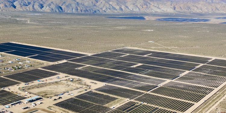 California solar + storage project secures $1.1 billion in financing