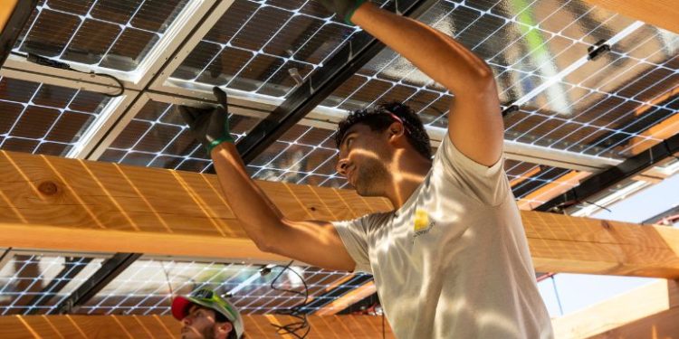 CBP reminds solar importers they must install product in 180 days or pay duties