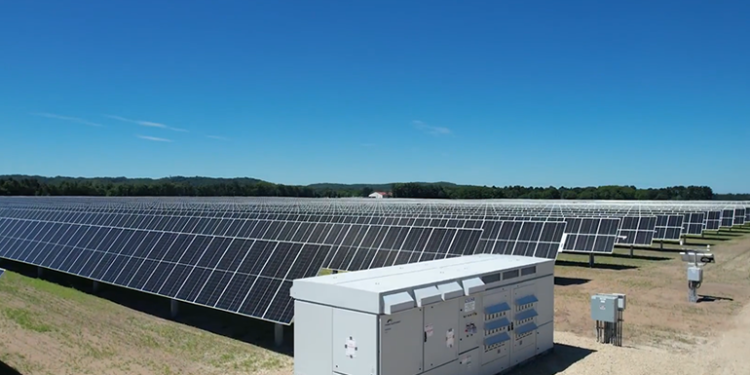 Burns & McDonnell finalizes 9-project, 764-MW solar portfolio