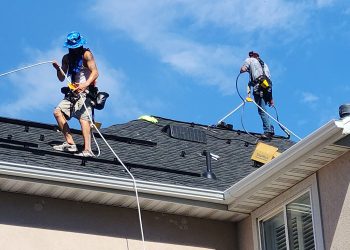 Solar Tools USA impresses the importance of safety gear on roofs