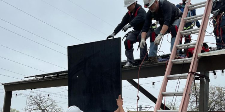 SolarEdge donates equipment for outdoor solar training center in Dallas