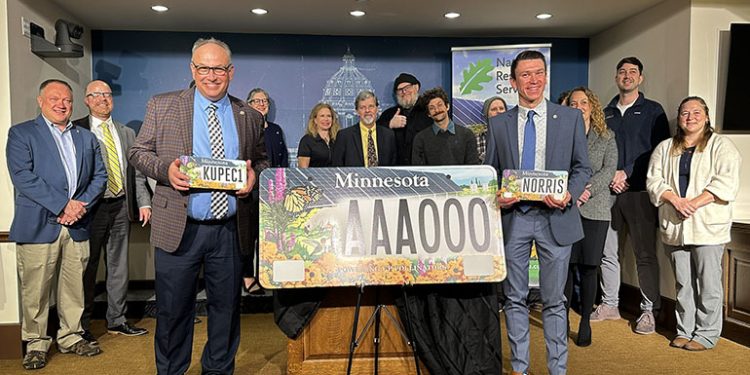 Minnesota legislators propose nation’s first solar-themed license plate
