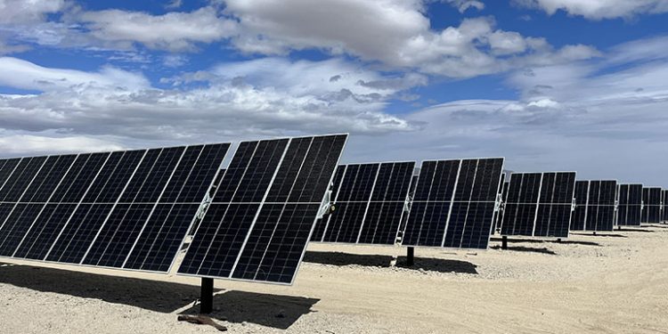 Clearway completes massive solar + storage complex in Riverside, California