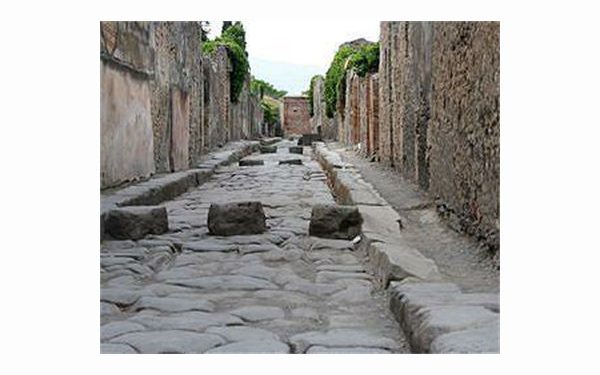 ‘Ancient Roman’ solar roof tiles power Pompeii villa