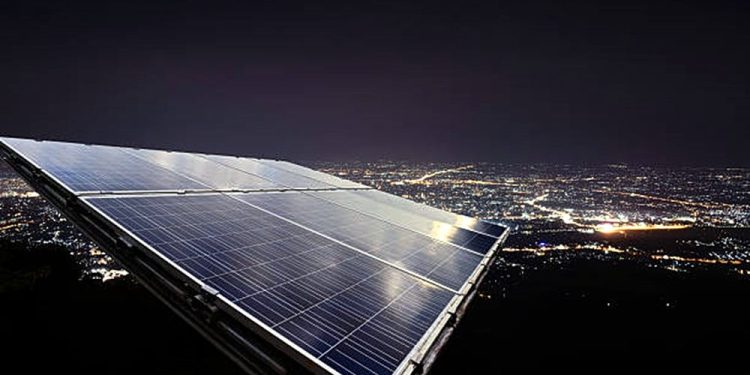 Will Solar Panels Work During a Power Outage?