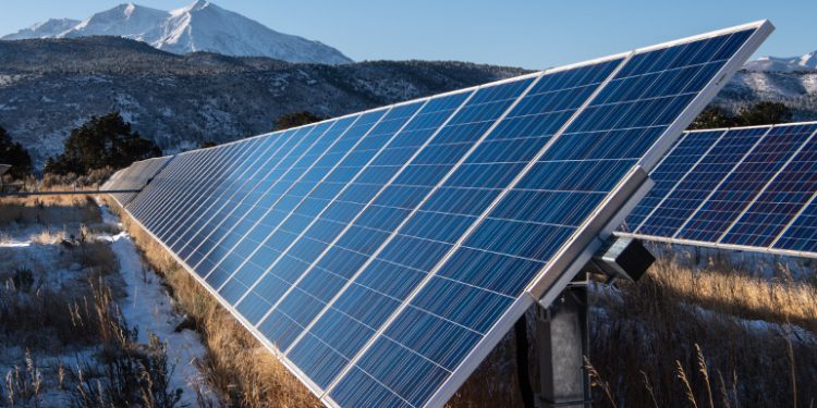 Bipartisan Colorado legislators introduce bill to revamp community solar program