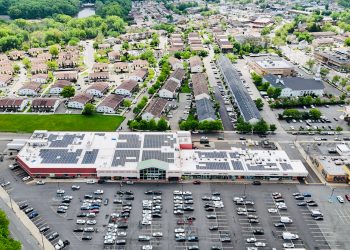 UGE completes 510-kW community solar array on Staten Island shopping center