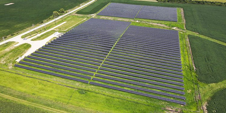Starbucks partnership paves way for 40 MW of new community solar in Illinois