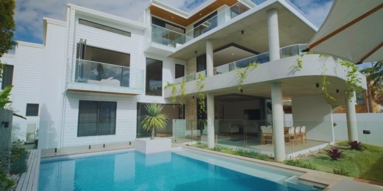 LONGi Hi-MO X6 Panels Powering 3-Storey Stunner