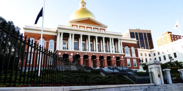 Massachusetts House passes bill to incentivize solar + storage deployment in the state