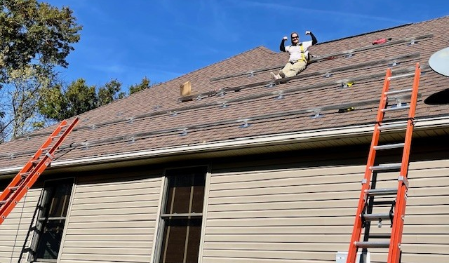 Pennsylvania solar installer works through cancer diagnosis on the roof