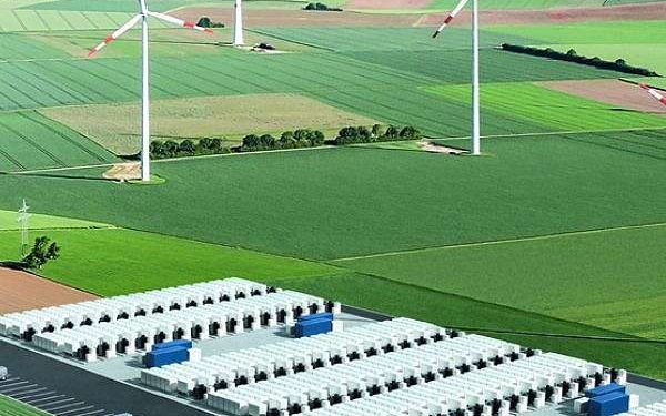 Major Battery Storage Initiative by Rolls-Royce to Boost Zeewolde Wind Farm by 2025