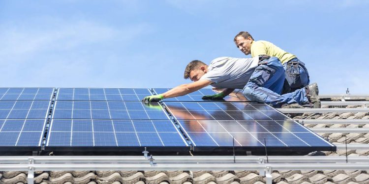 Common Challenges in DIY Solar