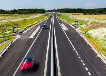Solar panels over highways could significantly cut emissions and boost road safety