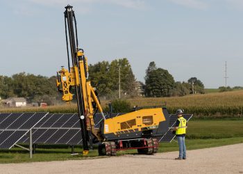 Vermeer unveils advanced 25-ft pile driver for solar industry
