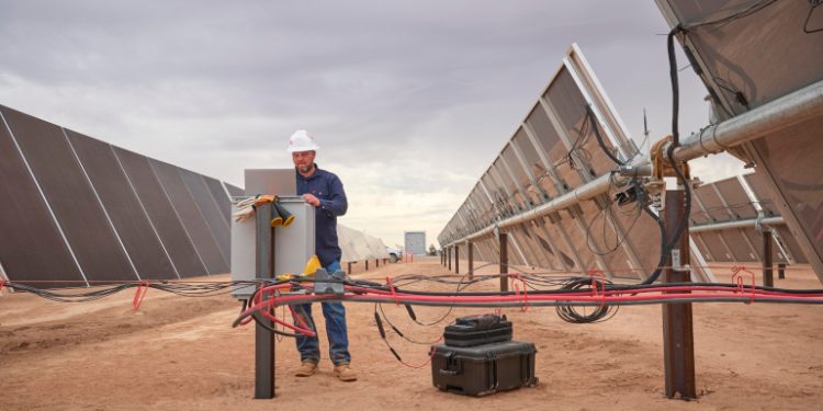 Fluke introduces new measurement tools for utility-scale solar contractors