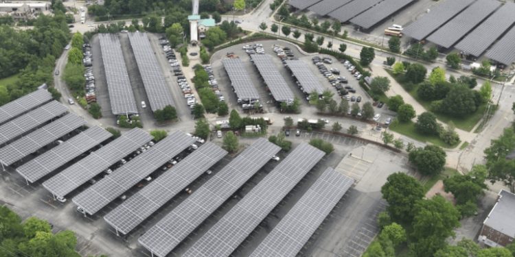 Cincinnati Zoo powers up solar parking canopy system