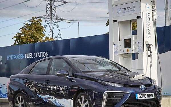 Direct Observation of Space Charge Layers Inside Fuel Cell Electrolytes