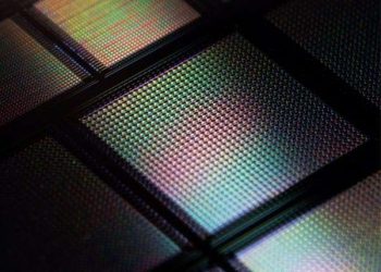 The future of AI with solar-powered synaptic devices