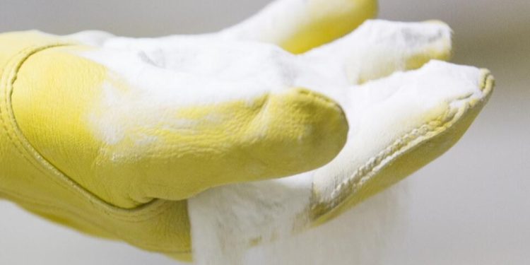 SolarCycle finds domestic soda ash supply for solar glass production