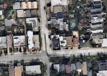 High renewable energy penetration reduces blackout impact