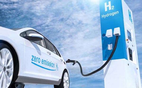 New solar material advances green hydrogen production