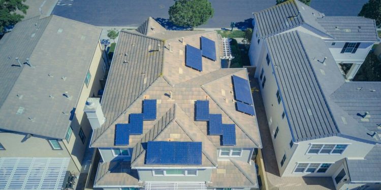 Energy experts urge California Governor to reject anti-rooftop solar executive order – pv magazine USA