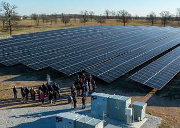 Trucking company J.B. Hunt powers up 5-MW solar project in Arkansas