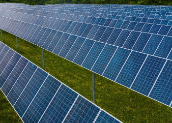 Minnesota awards first multi-megawatt solar projects under LMI community solar program