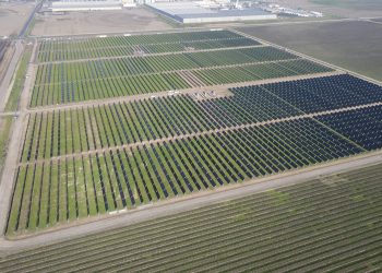 Longroad Energy develops 13-MW solar project for California glass packaging facility