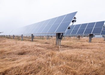 Minnesota legislature considers sunsetting LMI community solar program in 2028
