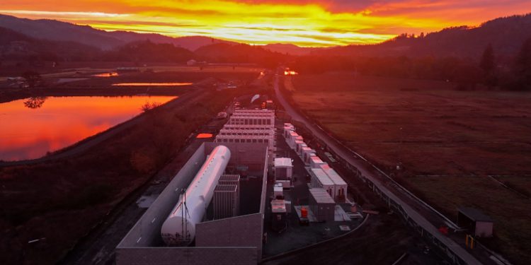 World’s largest hydrogen + lithium energy storage system to come online in California this quarter