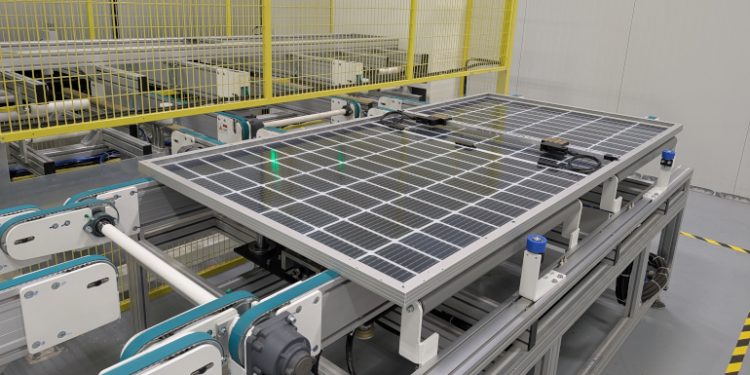 Boviet Solar starts production at North Carolina panel factory