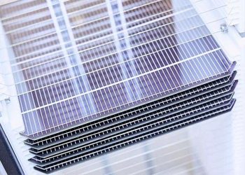 Lighter flexible tandem solar cells set new benchmark in efficiency