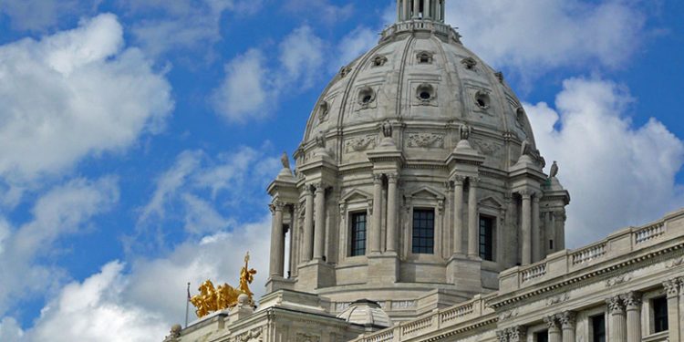 Minnesota legislators vote to preserve community solar program